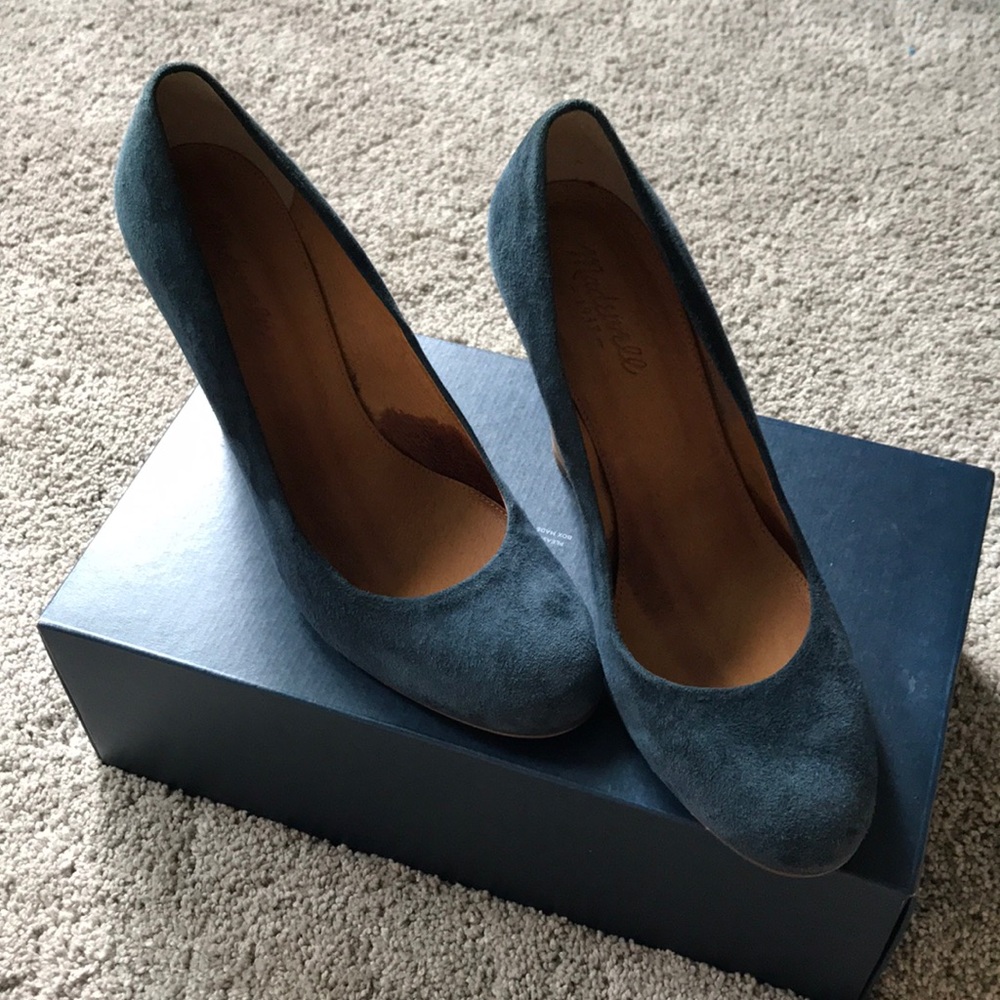 Madewell suede navy blue wooden block heels 8.5 4”
